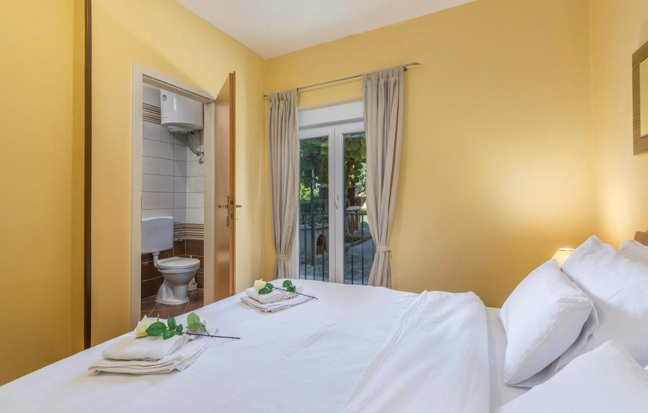 Apartments Loredana Пореч Екстериор снимка
