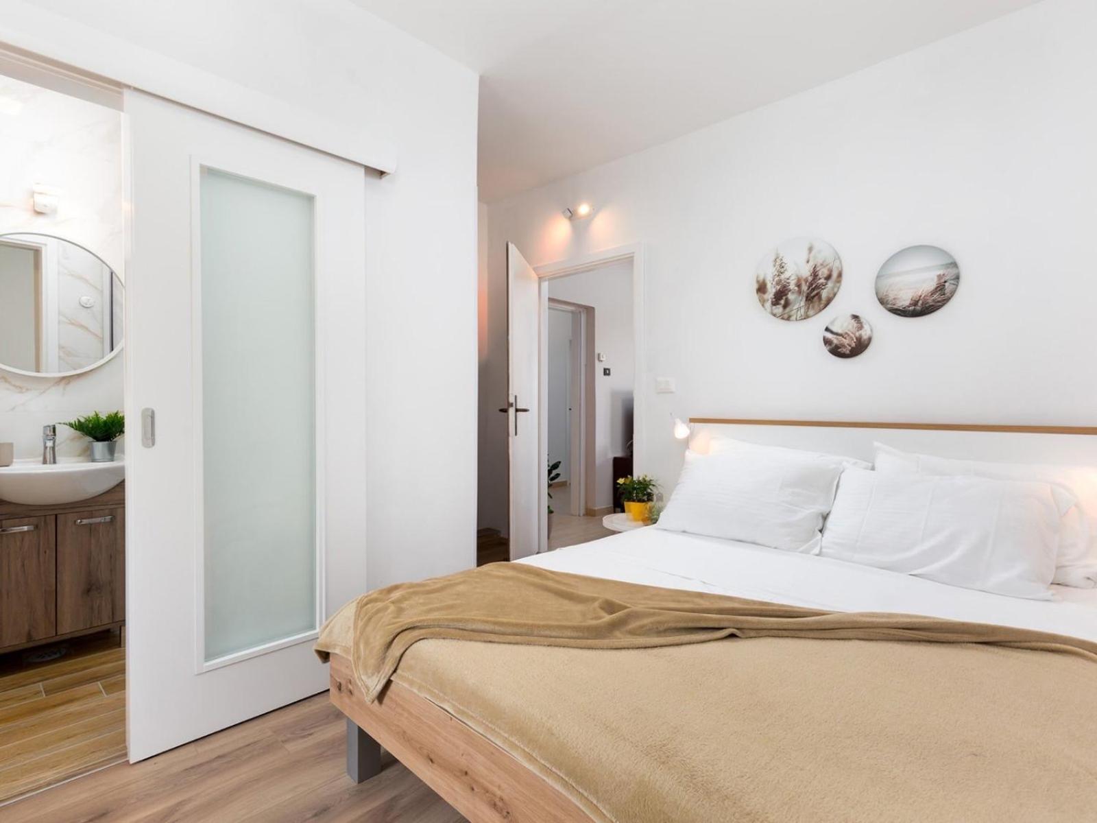 Apartments Loredana Пореч Екстериор снимка