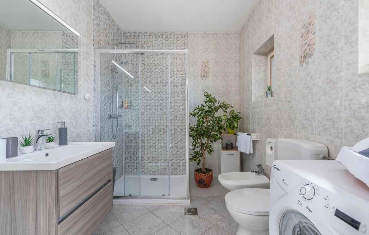 Apartments Loredana Пореч Екстериор снимка